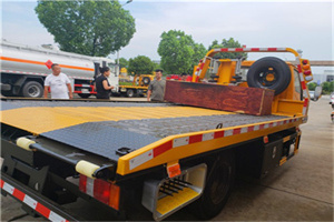 新城区附近拖车电话号码服务