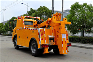 新城区高速路拖车费